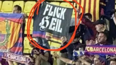 Aficionados del Barcelona prohibidos en un partido de la Champions League por bandera de estilo nazi