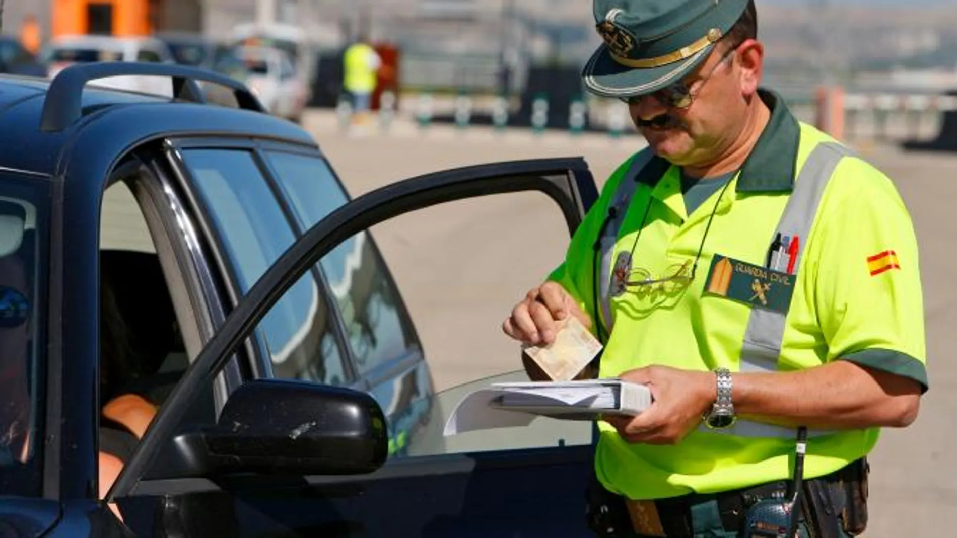 Las cinco multas de tráfico más fáciles de evitar en España