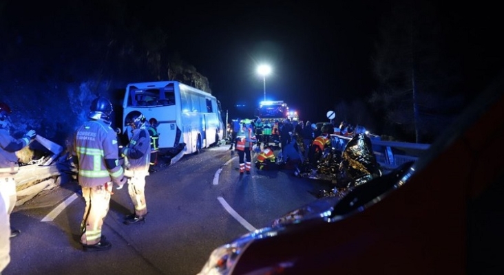 Al menos dos muertos y 40 heridos en un accidente de autobús español en los Pirineos franceses